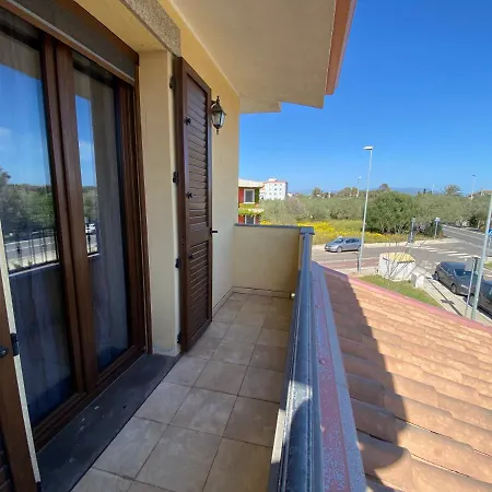 Bed & Breakfast Alex Airport Elmas
